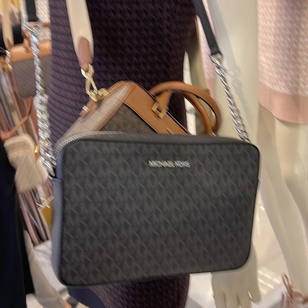 Michael Kors Jet Set Item Large East West Zip Crossbody Black - Picture 10 of 16